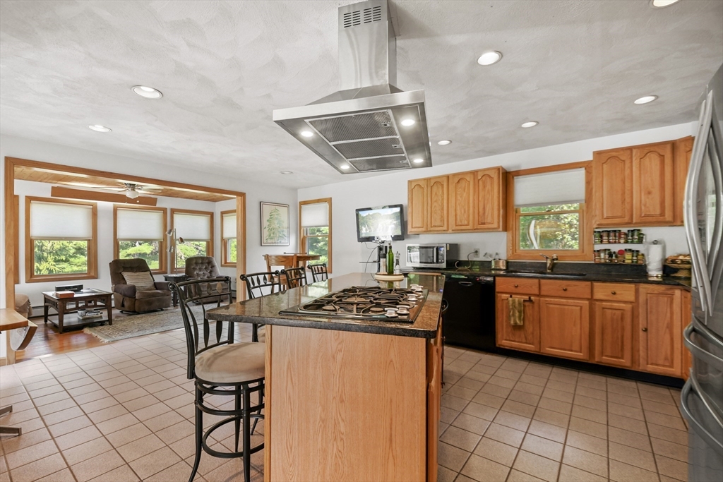 27 Bailey Road Townsend, MA 01474 - Photo 9 of 37