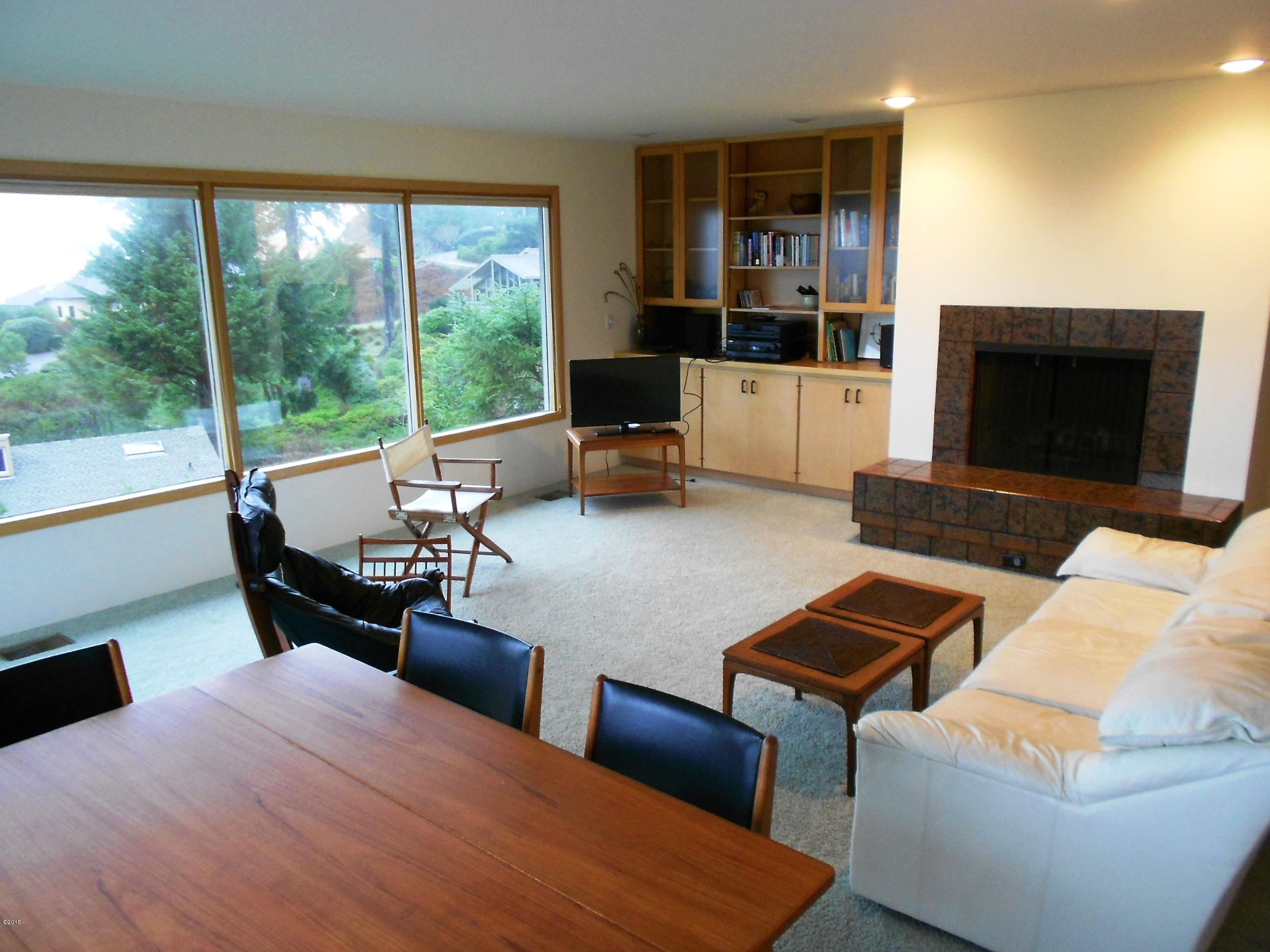 6 Ridge Crest Road Gleneden Beach, OR 97388 - Photo 8 of 40 Interior