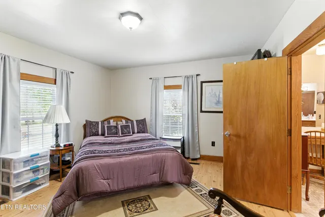 $1,299,900 | 125 Barnes Lane, Strawberry Plains, TN 37871