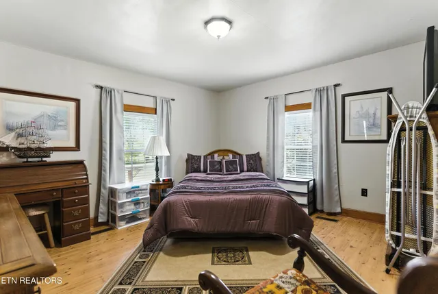 $1,299,900 | 125 Barnes Lane, Strawberry Plains, TN 37871