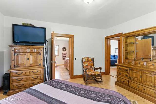 $1,299,900 | 125 Barnes Lane, Strawberry Plains, TN 37871