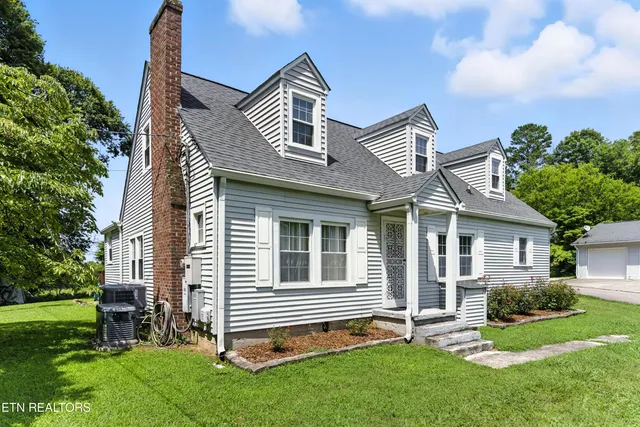 $1,299,900 | 125 Barnes Lane, Strawberry Plains, TN 37871