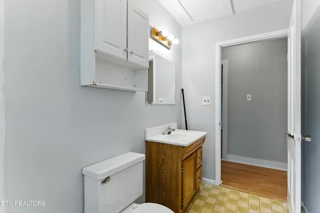 $1,299,900 | 125 Barnes Lane, Strawberry Plains, TN 37871