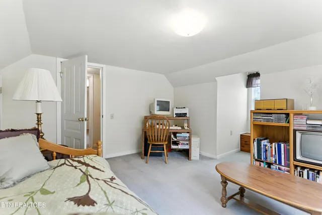 $1,299,900 | 125 Barnes Lane, Strawberry Plains, TN 37871