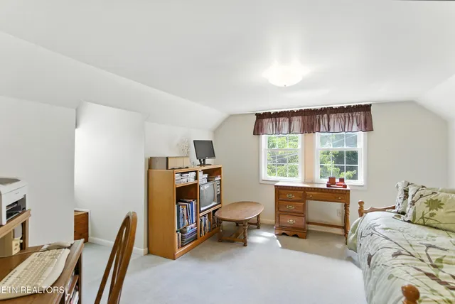 $1,299,900 | 125 Barnes Lane, Strawberry Plains, TN 37871