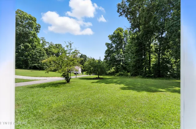 $1,299,900 | 125 Barnes Lane, Strawberry Plains, TN 37871