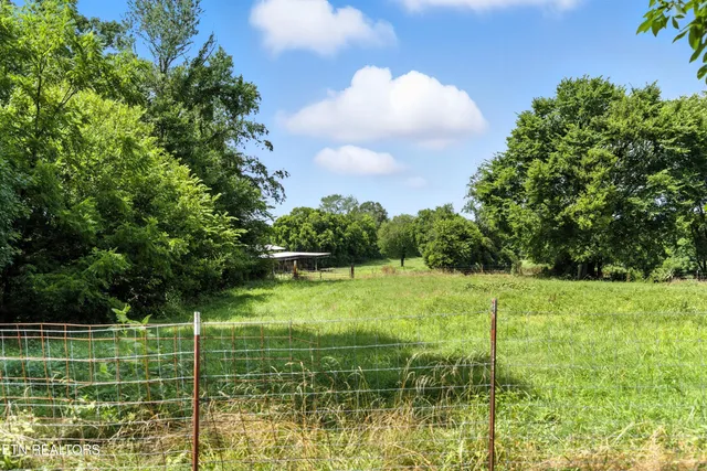 $1,299,900 | 125 Barnes Lane, Strawberry Plains, TN 37871