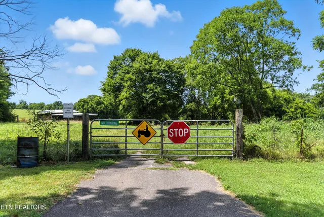 $1,299,900 | 125 Barnes Lane, Strawberry Plains, TN 37871