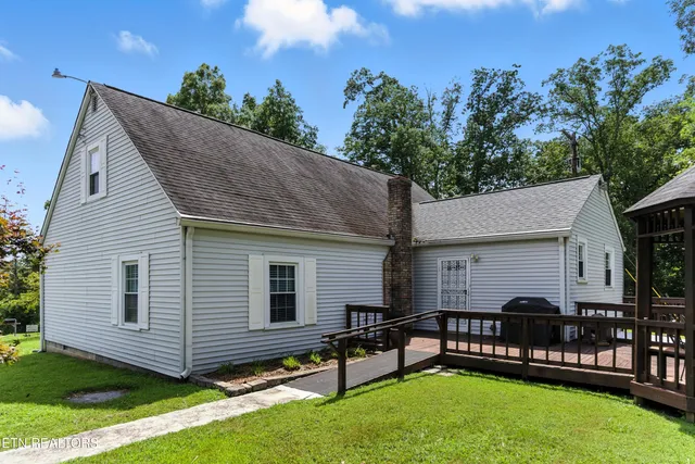 $1,299,900 | 125 Barnes Lane, Strawberry Plains, TN 37871