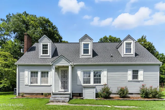 $1,299,900 | 125 Barnes Lane, Strawberry Plains, TN 37871