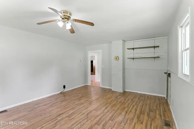 $1,299,900 | 125 Barnes Lane, Strawberry Plains, TN 37871