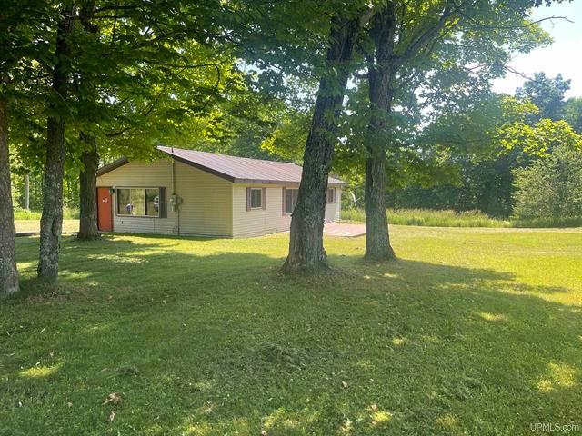 190 Sampson Road Wakefield, MI 49968 - Photo 2 of 26 Gallery Image 2