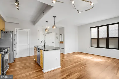 $464,900 | 1001 L Street Northwest, Unit 811, Washington, DC 20001