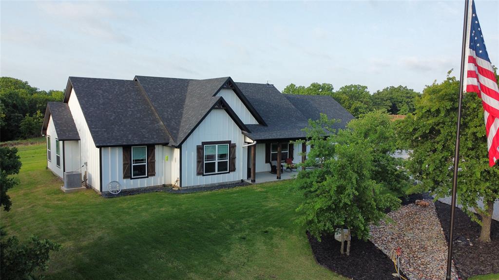 165 Rolling Bnd Road Alvord, TX 76225 - Photo 2 of 35