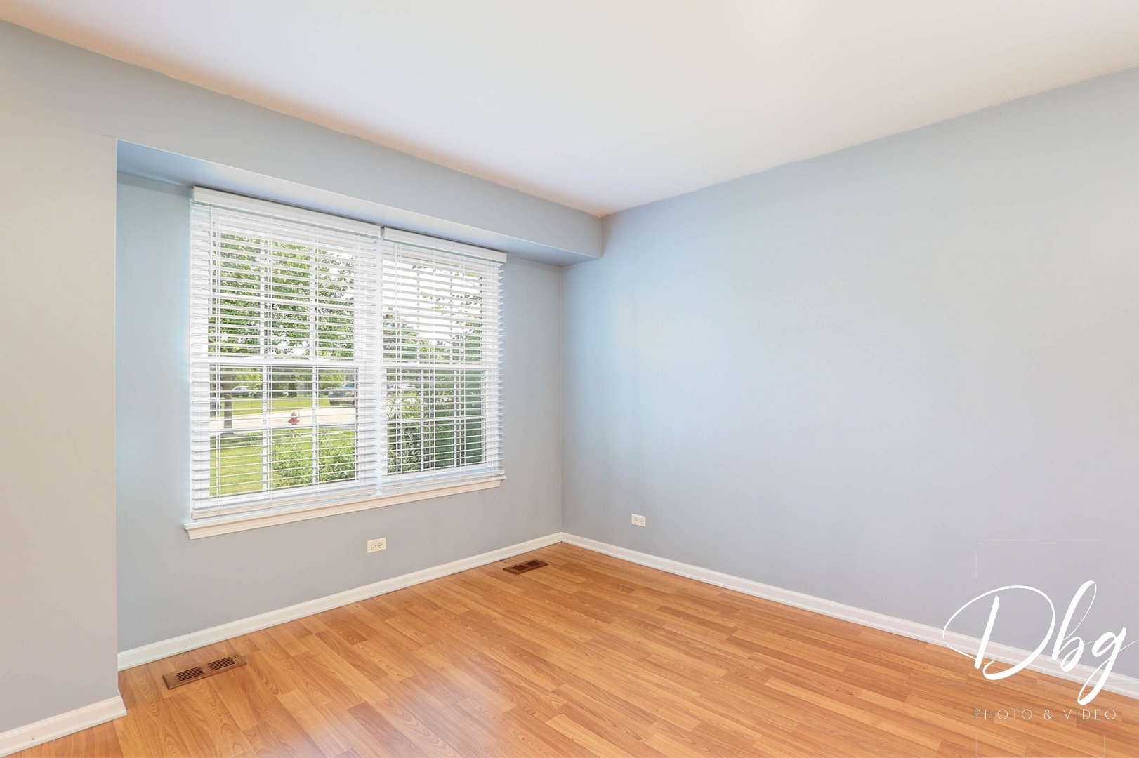 250 Jasmine Circle Lindenhurst, IL 60046 - Photo 15 of 24 a view of an empty room with a window