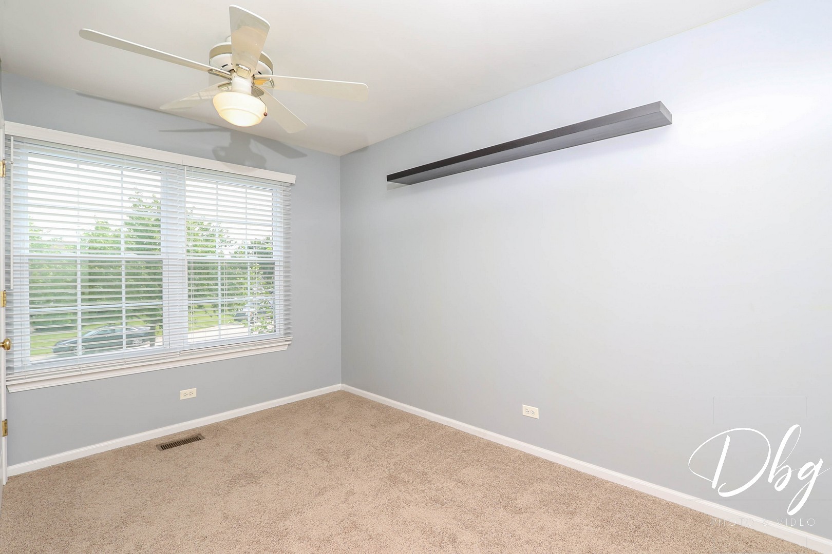 250 Jasmine Circle Lindenhurst, IL 60046 - Photo 16 of 24 a view of an empty room with a window