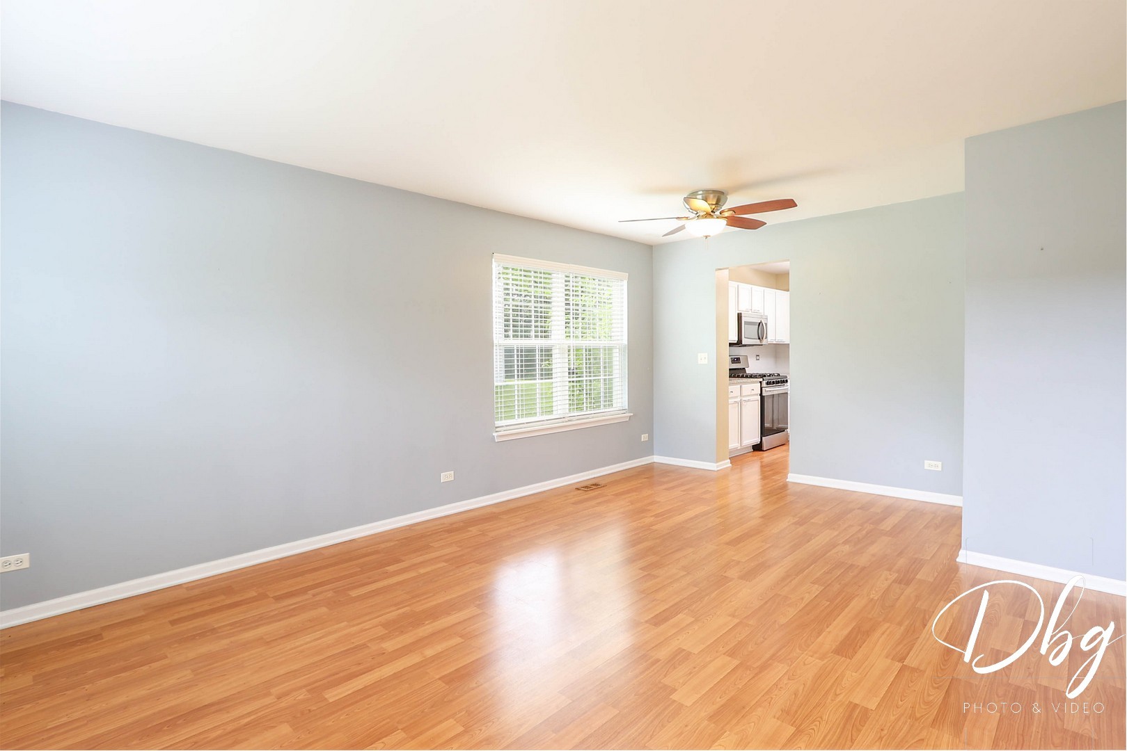 250 Jasmine Circle Lindenhurst, IL 60046 - Photo 3 of 24 a view of an empty room with a window