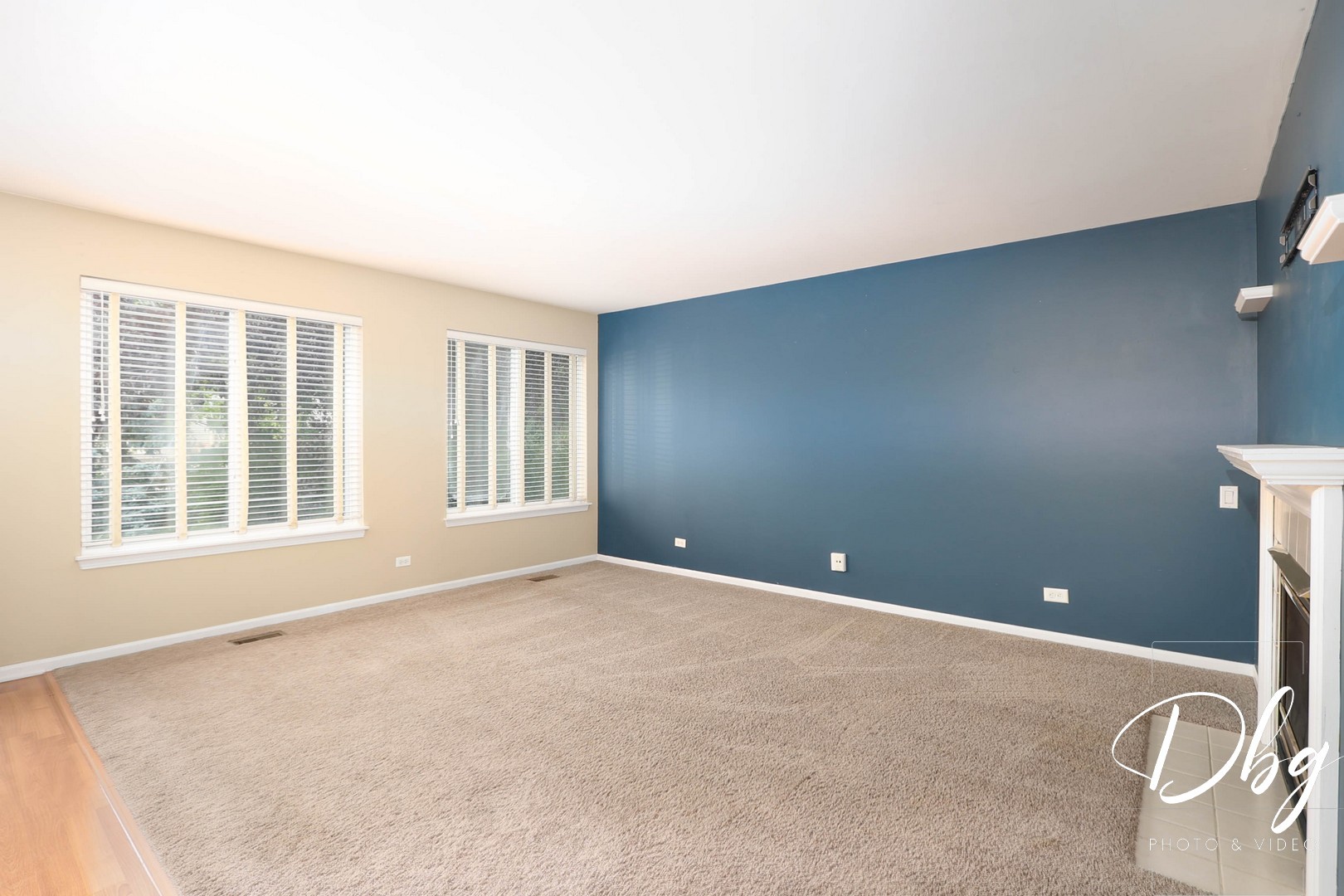250 Jasmine Circle Lindenhurst, IL 60046 - Photo 9 of 24 a view of an empty room with a window