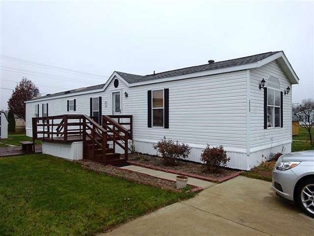 2004 Skyview Lane Rochester, IN 46975 - Photo 1 of 16
