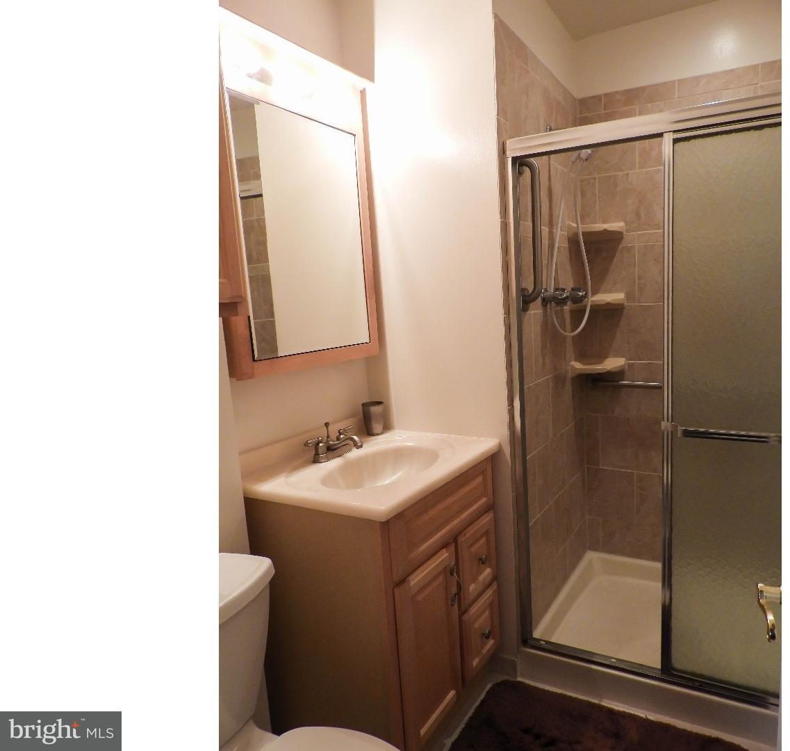 3592 Dows Road Philadelphia, PA 19154 - Photo 13 of 20 Bathroom