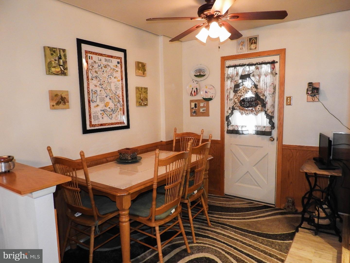 3592 Dows Road Philadelphia, PA 19154 - Photo 17 of 20 Kitchen