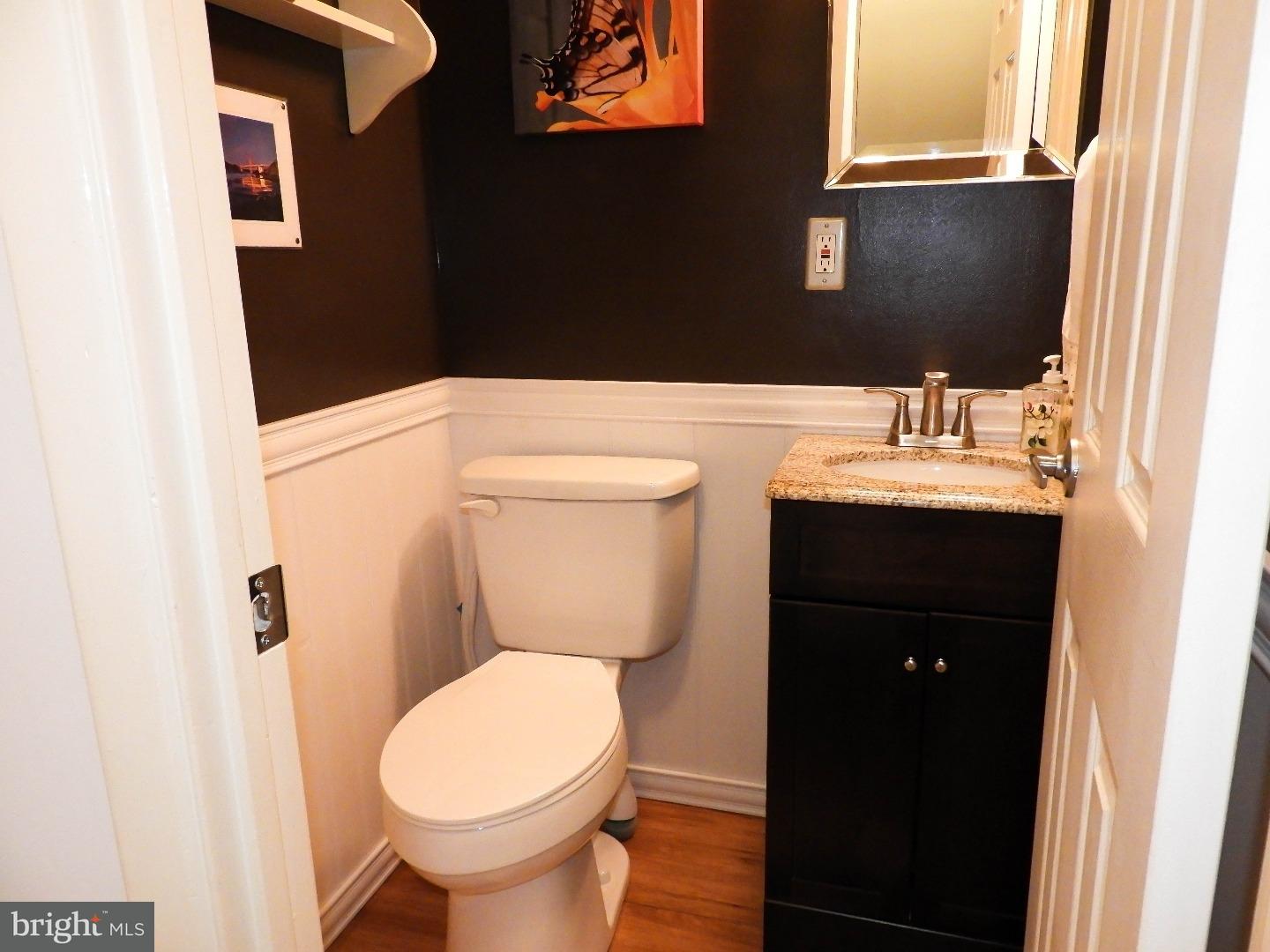 3592 Dows Road Philadelphia, PA 19154 - Photo 5 of 20 Bathroom