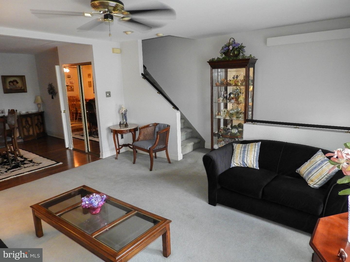 3592 Dows Road Philadelphia, PA 19154 - Photo 6 of 20 Living Room