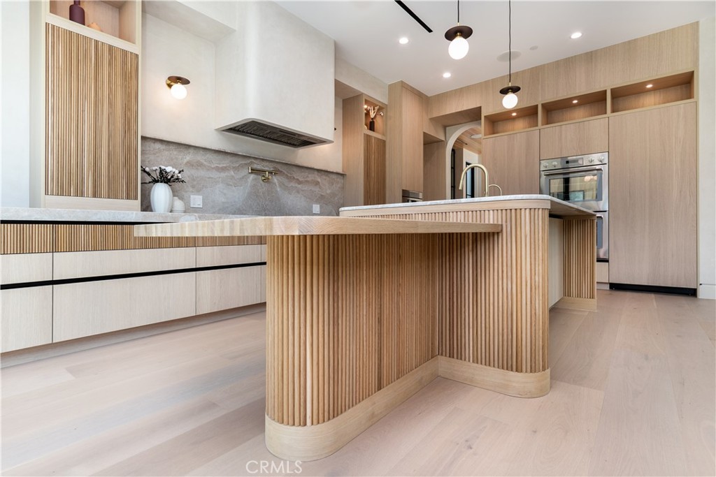 16749 Addison Street Encino, CA 91436 - Photo 8 of 52
