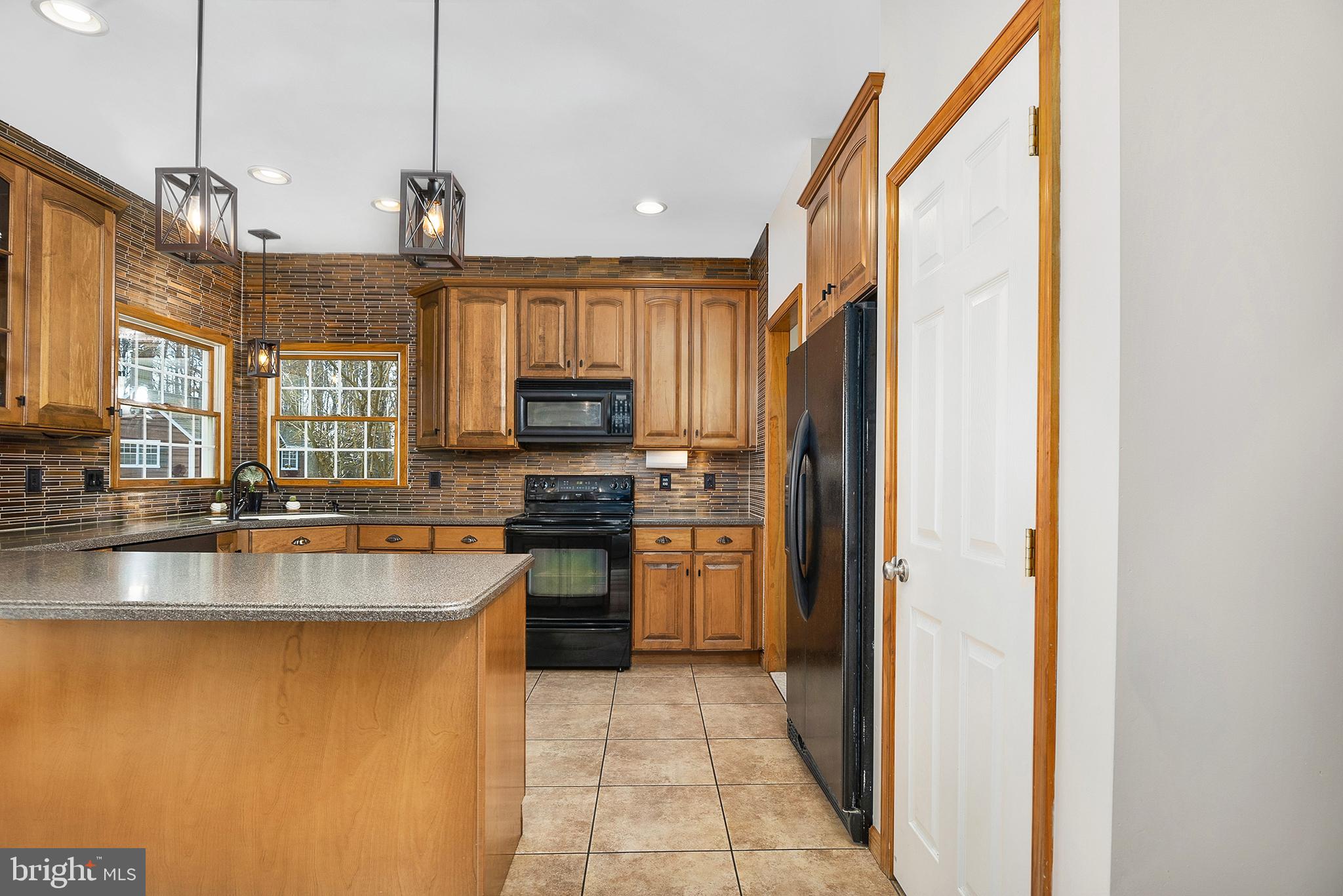 128 Carter Road Elkton, MD 21921 - Photo 17 of 73 Kitchen pantry and mudroom access