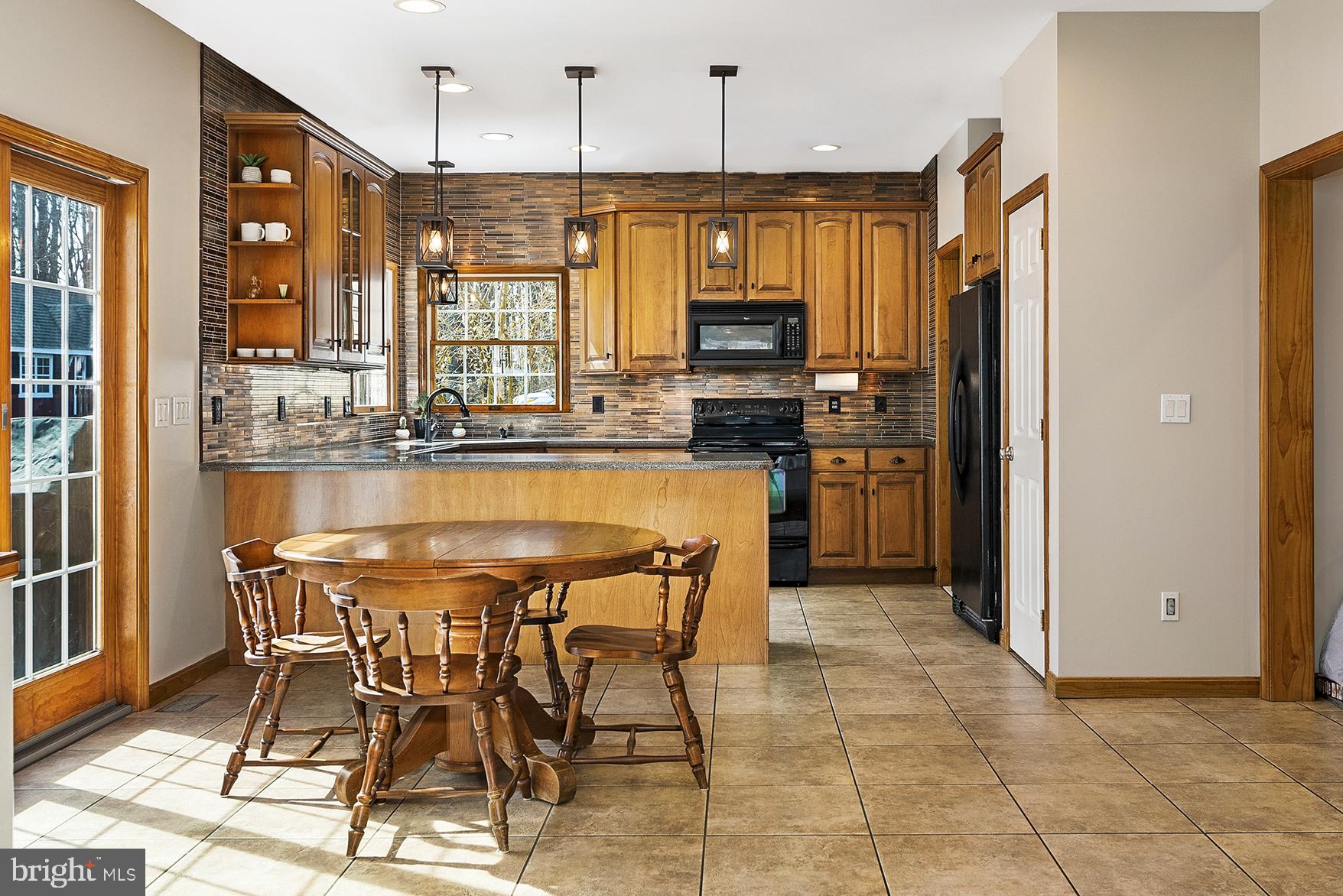 128 Carter Road Elkton, MD 21921 - Photo 18 of 73 Breakfast nook with sliding door