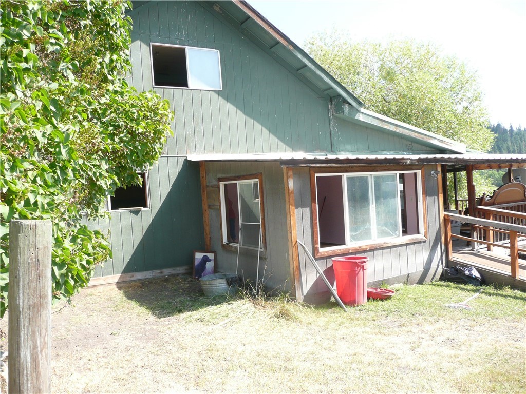 167 Yenter Road Republic, WA 99166 - Photo 5 of 11 a front view of house with yard