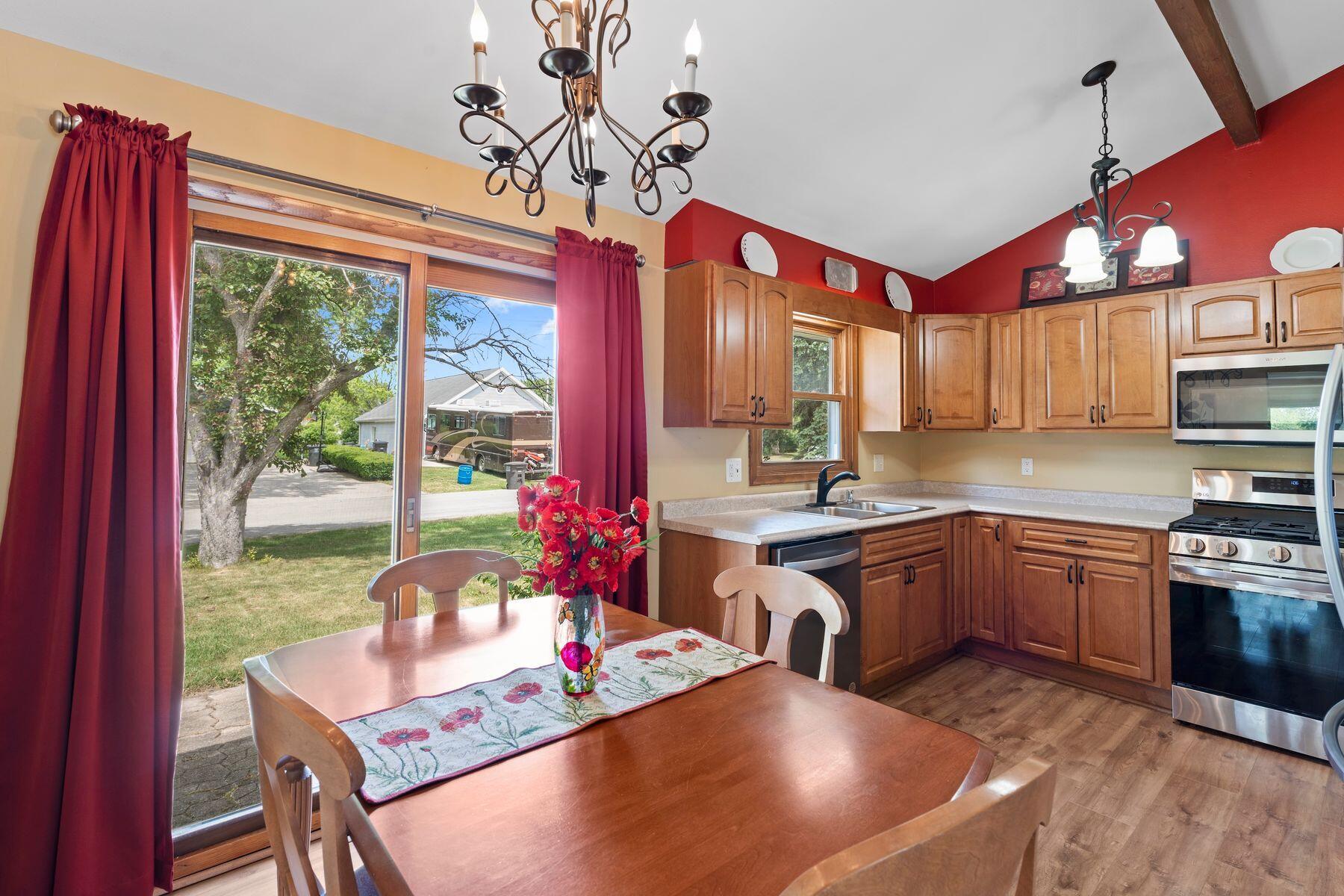 4204 South 93rd Street Greenfield, WI 53228 - Photo 8 of 28 Access to 1 of 2 Patios