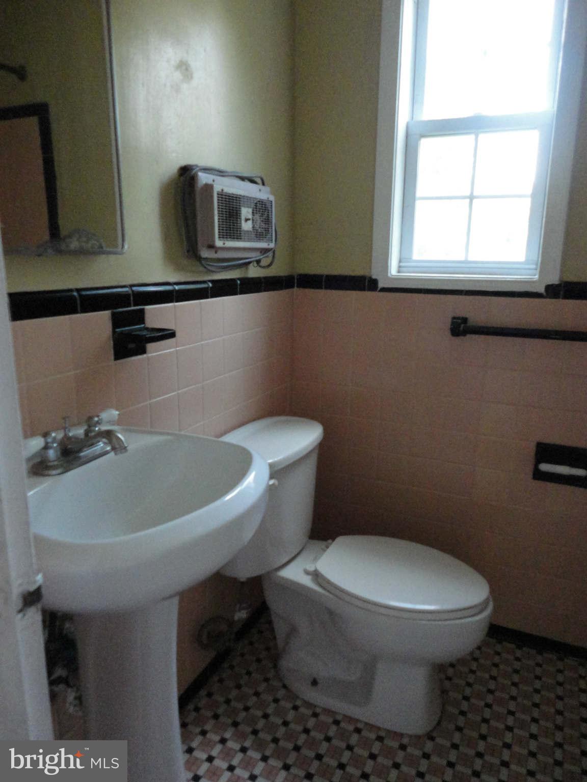 2311 Plyers Mill Road Silver Spring, MD 20902 - Photo 11 of 16 Bath (Master)