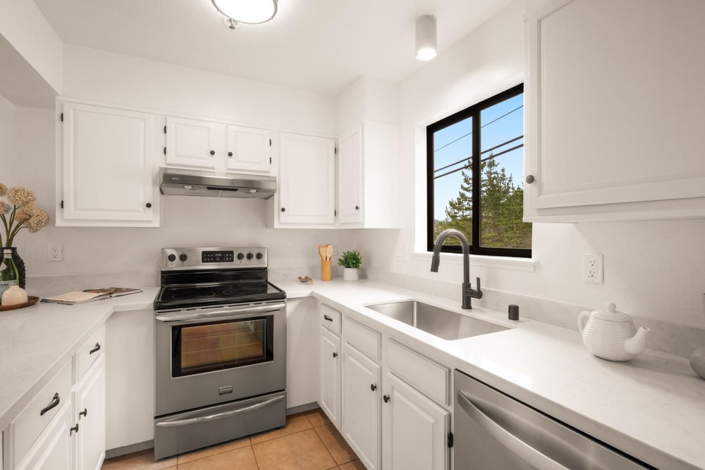 504 Monterey Road, Unit 14L Pacifica, CA 94044 - Photo 13 of 39