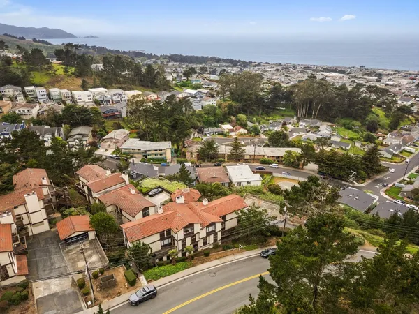 $768,000 | 504 Monterey Road, Unit 14L, Pacifica, CA 94044