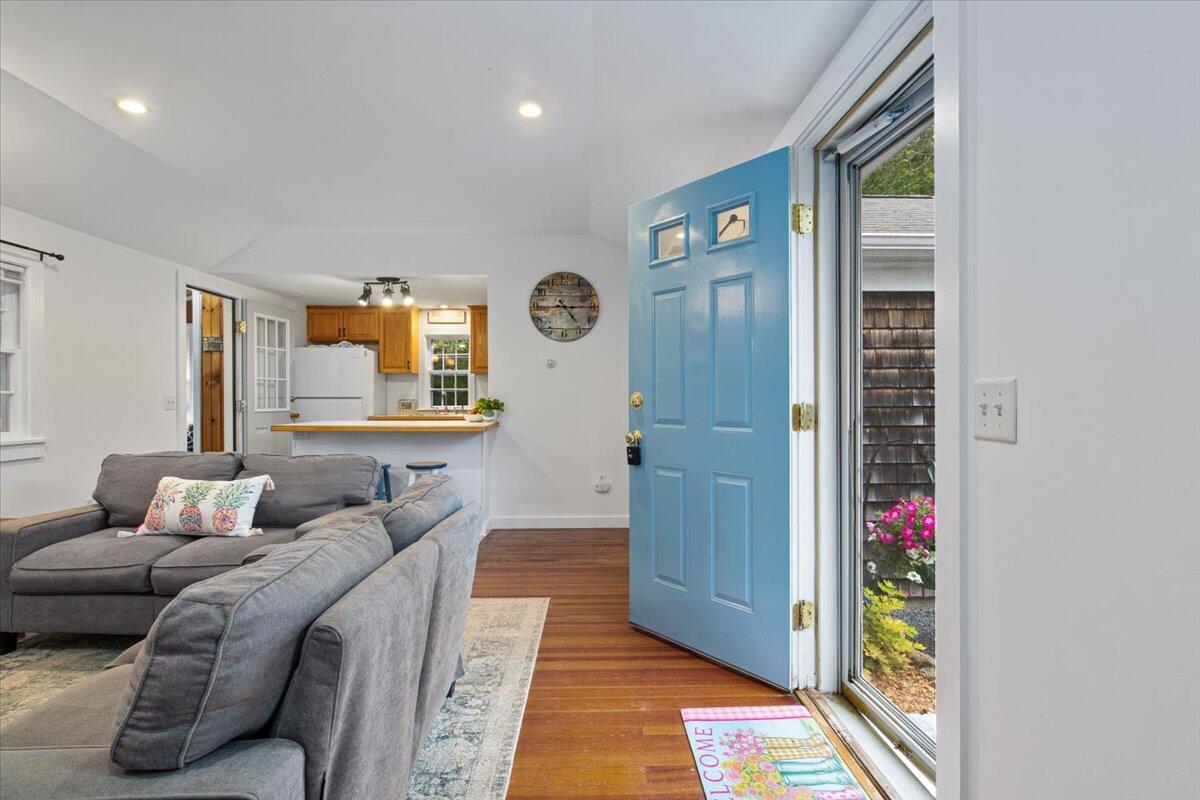 18 Boulder Road Brewster, MA 02631 - Photo 3 of 27 06-88471988