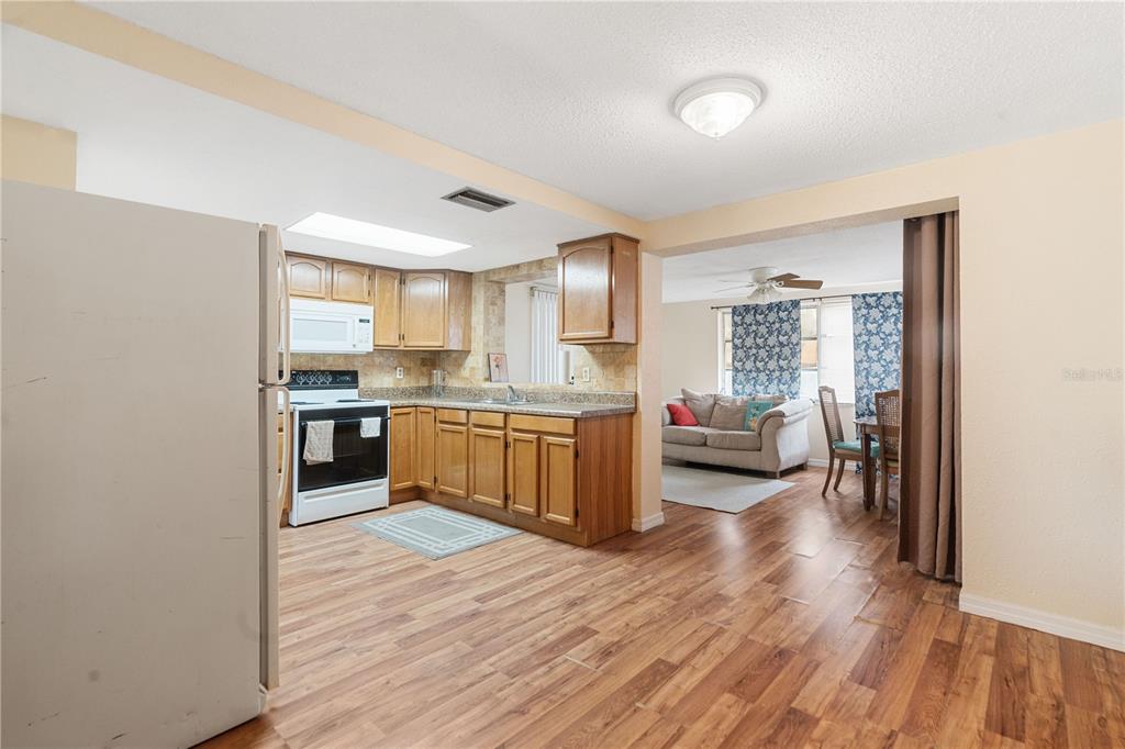 10736 Queens Road Port Richey, FL 34668 - Photo 7 of 27 Gallery Image 7