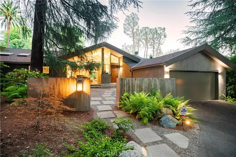 $4,200,000 | 5128 Hillard Avenue, La Canada Flintridge, CA 91011