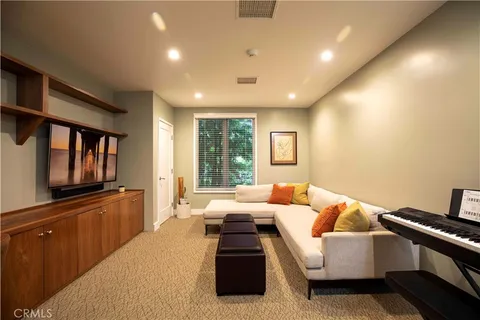 $4,200,000 | 5128 Hillard Avenue, La Canada Flintridge, CA 91011