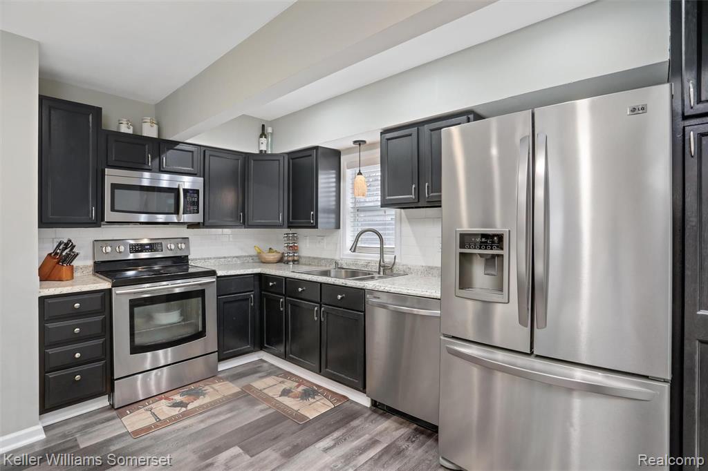 3253 Crooks Road Rochester Hills, MI 48309 - Photo 4 of 19