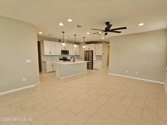 $2,150 | 1876 Amberly Drive, Middleburg, FL 32068