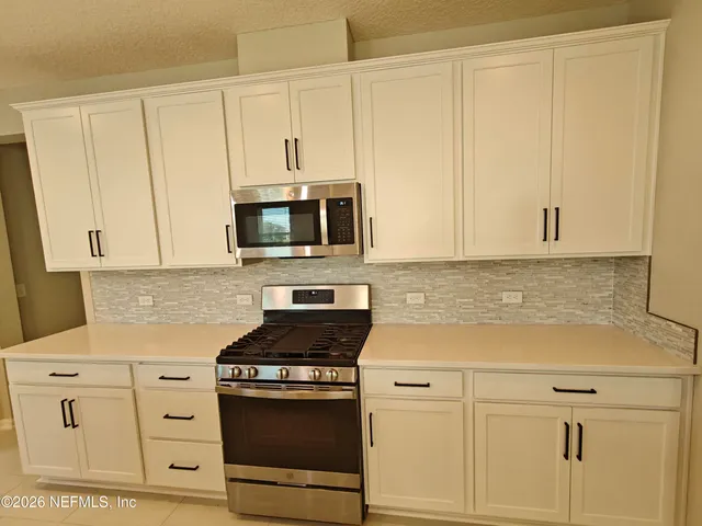 $2,150 | 1876 Amberly Drive, Middleburg, FL 32068