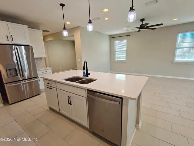 $2,150 | 1876 Amberly Drive, Middleburg, FL 32068