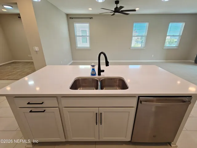 $2,150 | 1876 Amberly Drive, Middleburg, FL 32068