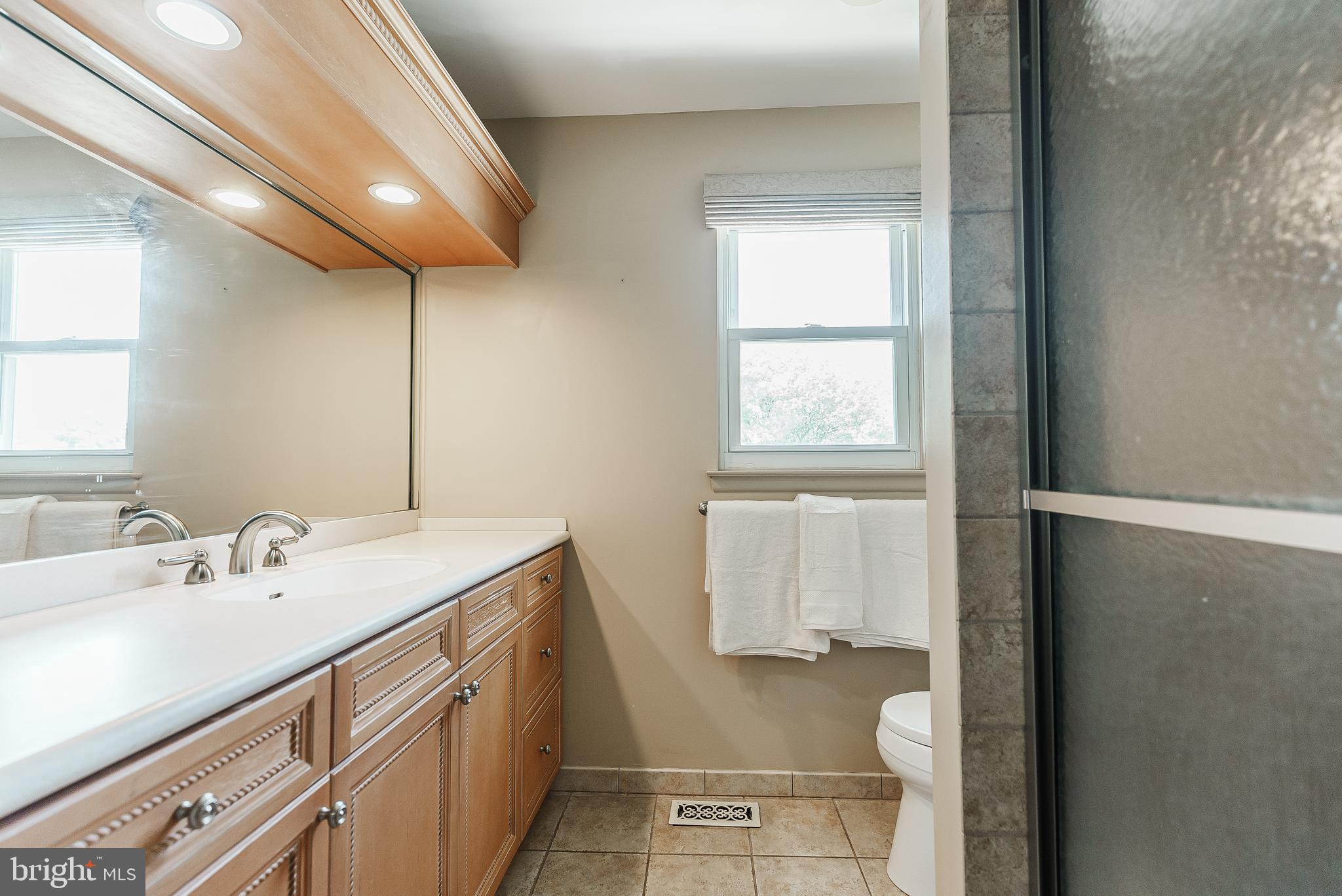 231 Sandringham Road Cherry Hill, NJ 08003 - Photo 26 of 38