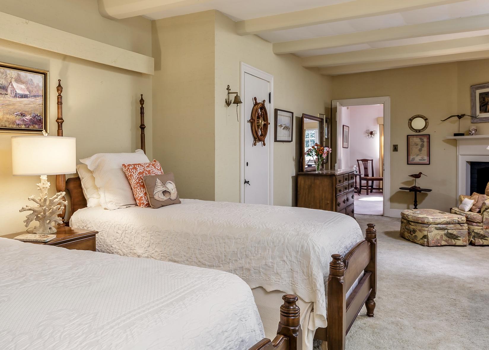 55 Shaw Road Southwest Pinehurst, NC 28374 - Photo 12 of 22 Master Bedroom Detail