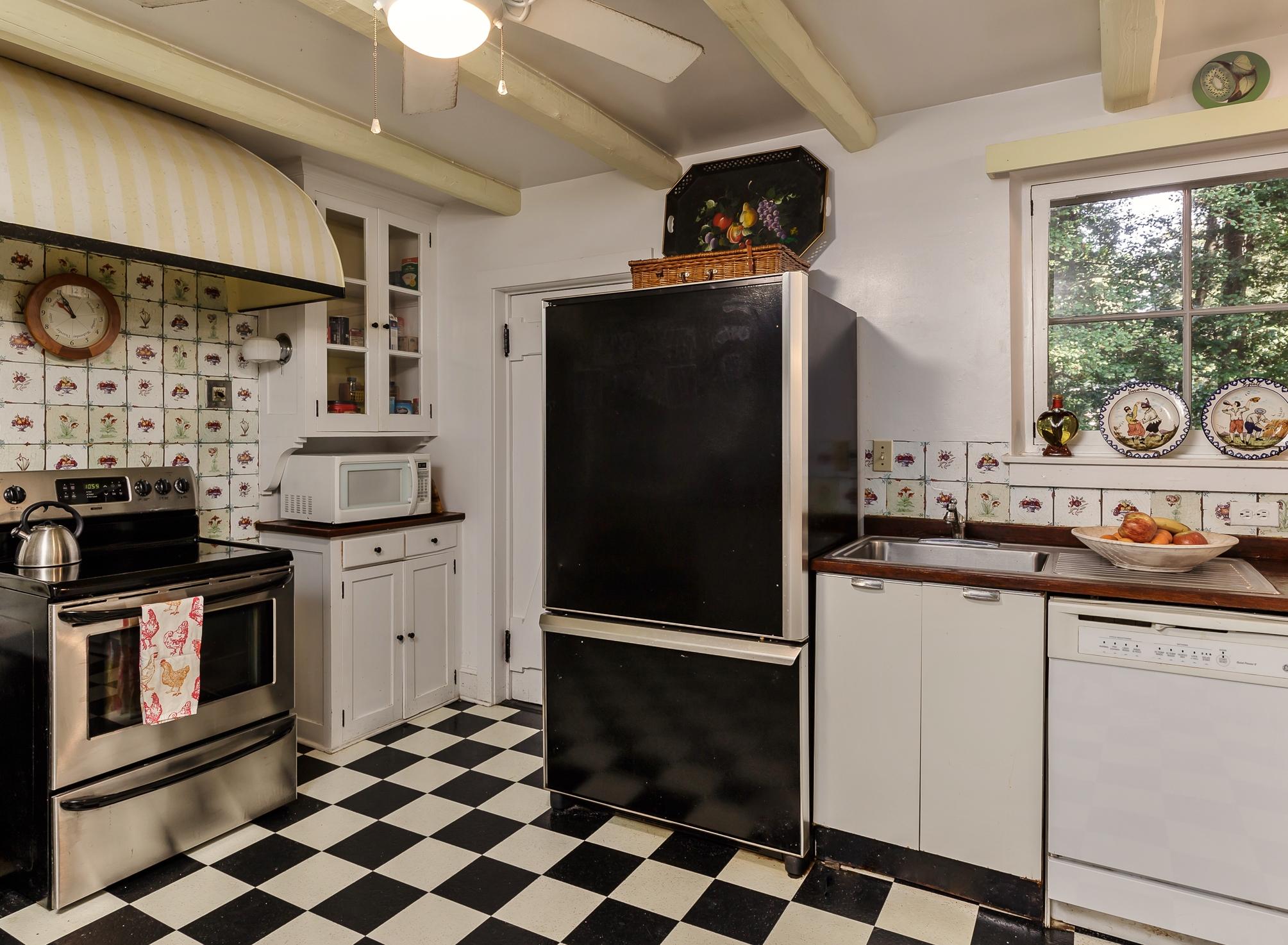 55 Shaw Road Southwest Pinehurst, NC 28374 - Photo 15 of 22 Kitchen
