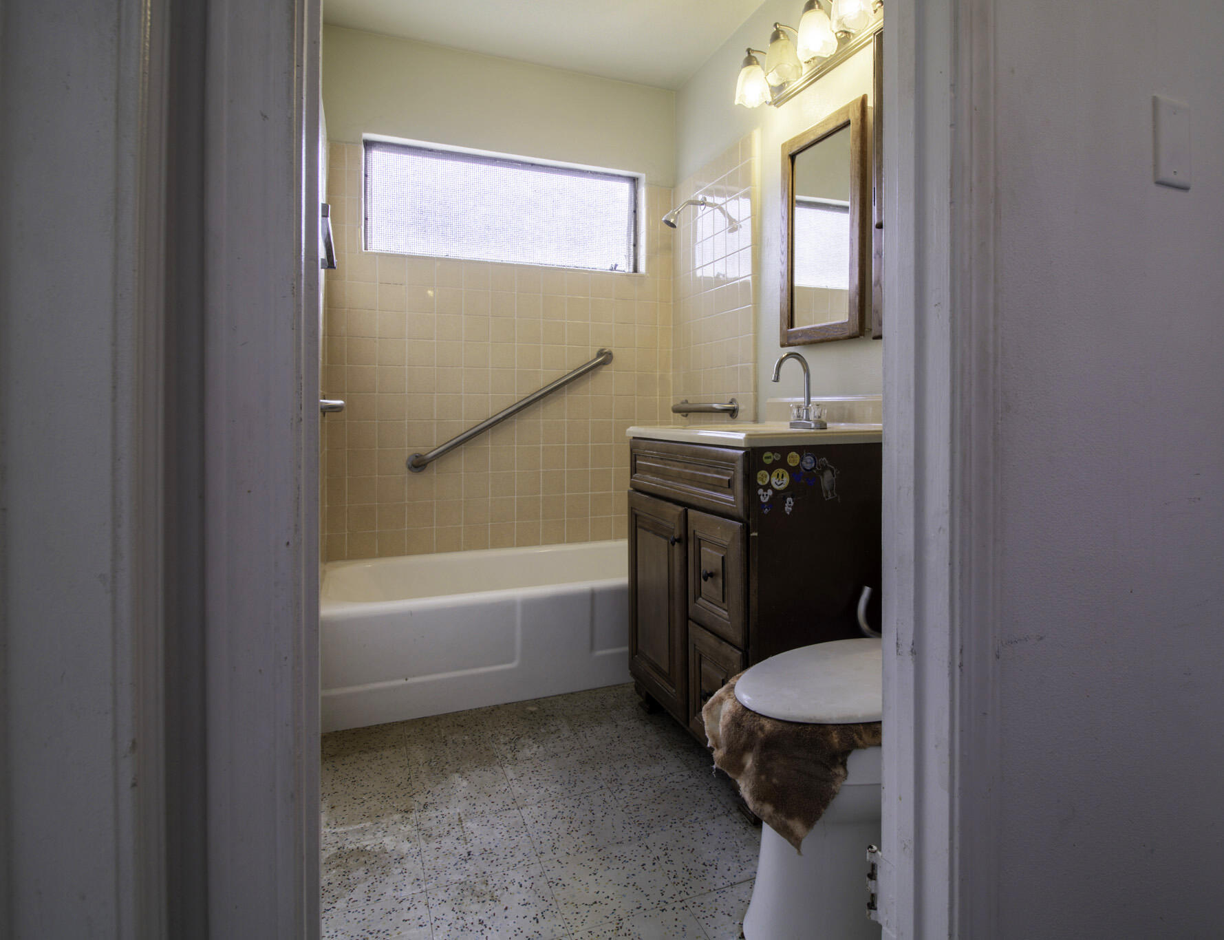 43744 Gadsden Avenue Lancaster, CA 93534 - Photo 21 of 29 shared bath_1 vers A