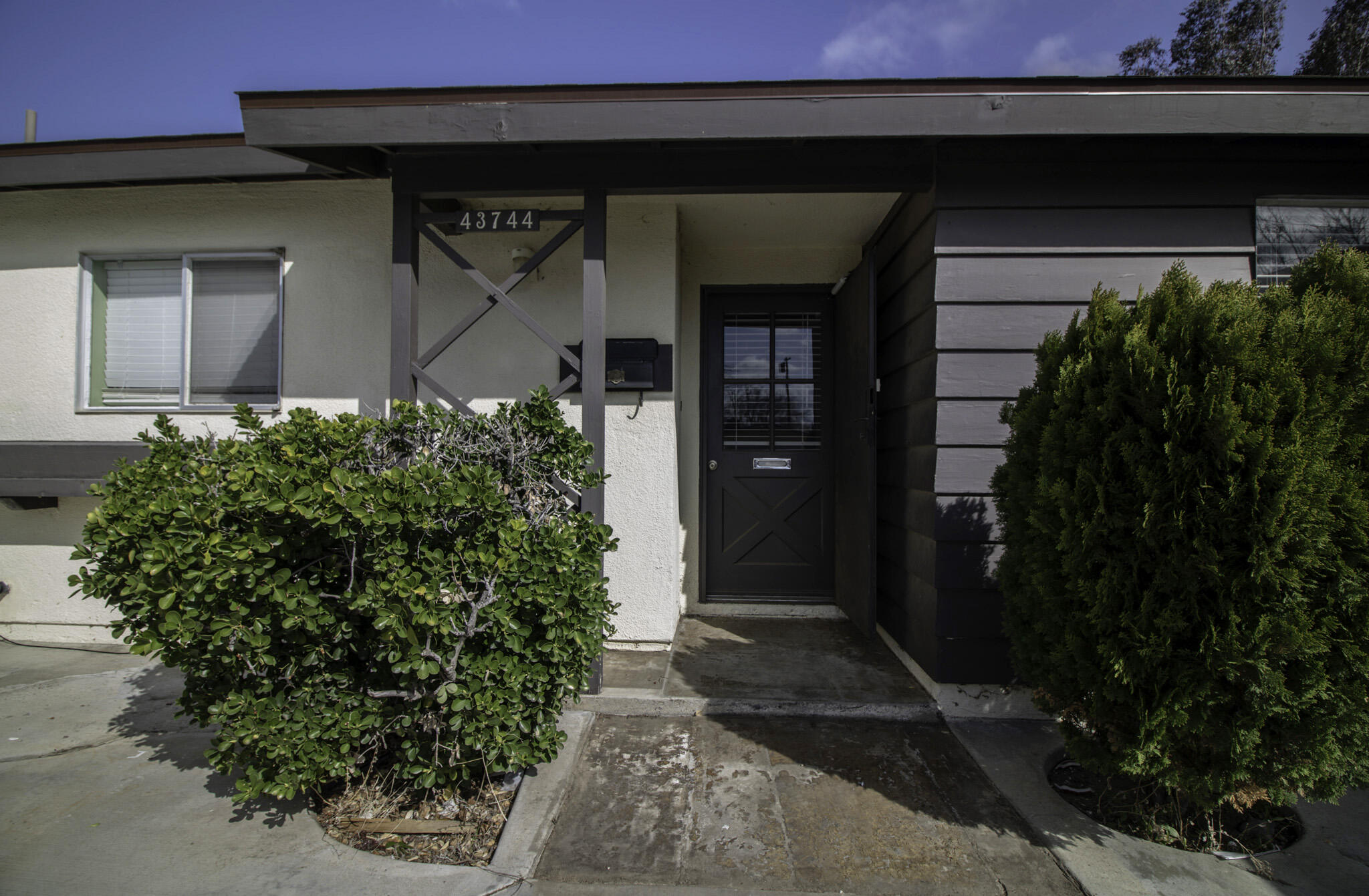 43744 Gadsden Avenue Lancaster, CA 93534 - Photo 4 of 29 front_3 vers A