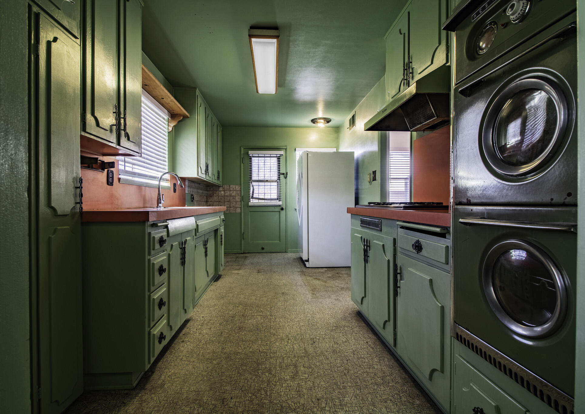 43744 Gadsden Avenue Lancaster, CA 93534 - Photo 9 of 29 kitchen_1 vers A